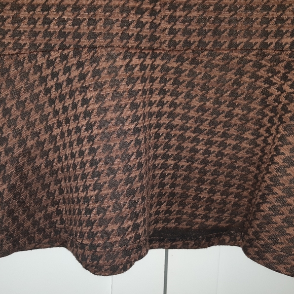 New Brown Houndstooth Peplum Top - Picture 7 of 8